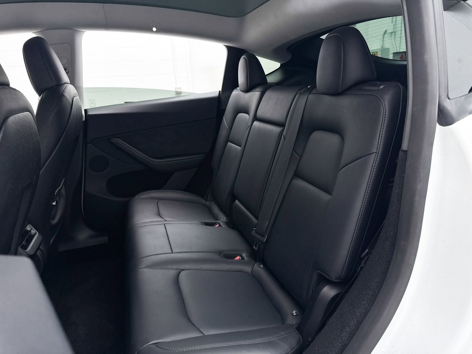 Used 2024 Tesla Model Y Performance image 33