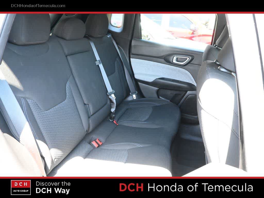 Used 2025 Jeep Compass Sport AWD/4WD image 19