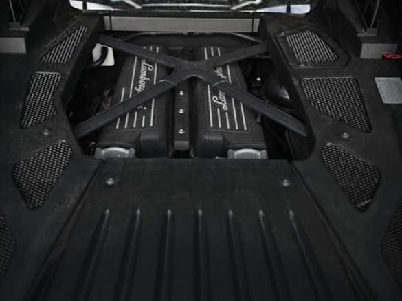 Used 2017 Lamborghini Huracan LP 580-2 RWD image 17