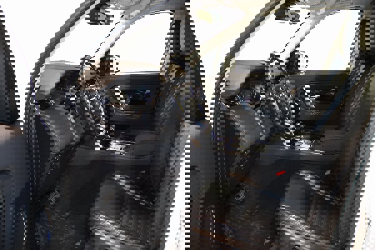 Used 2020 Land Rover Discovery Sport S image 32