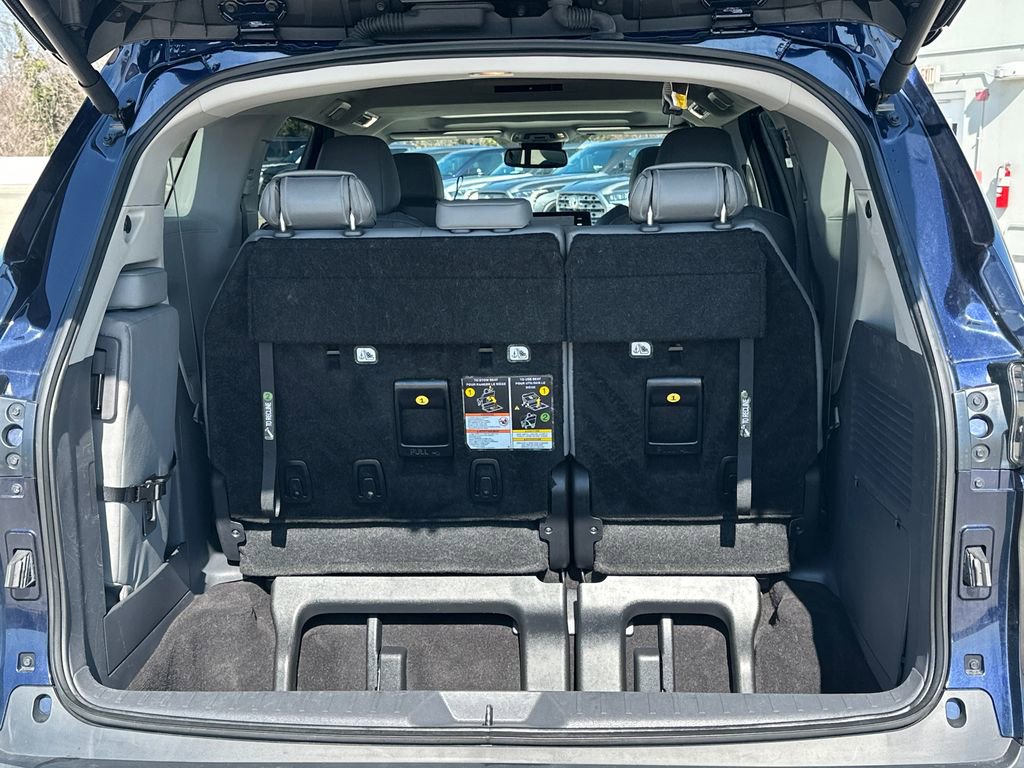 Used 2024 Toyota Sienna XLE image 6