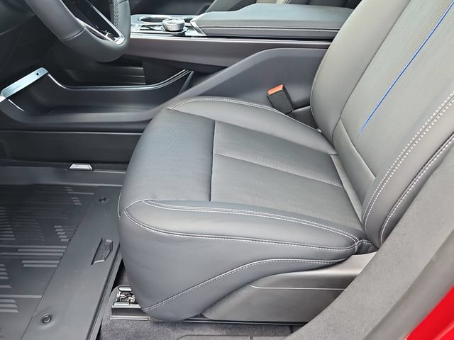 New 2026 Cadillac Lyriq Luxury w/ LPO, Floor Liner Package AWD/4WD image 22