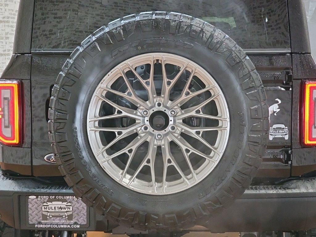 New 2025 Ford Bronco Badlands image 11