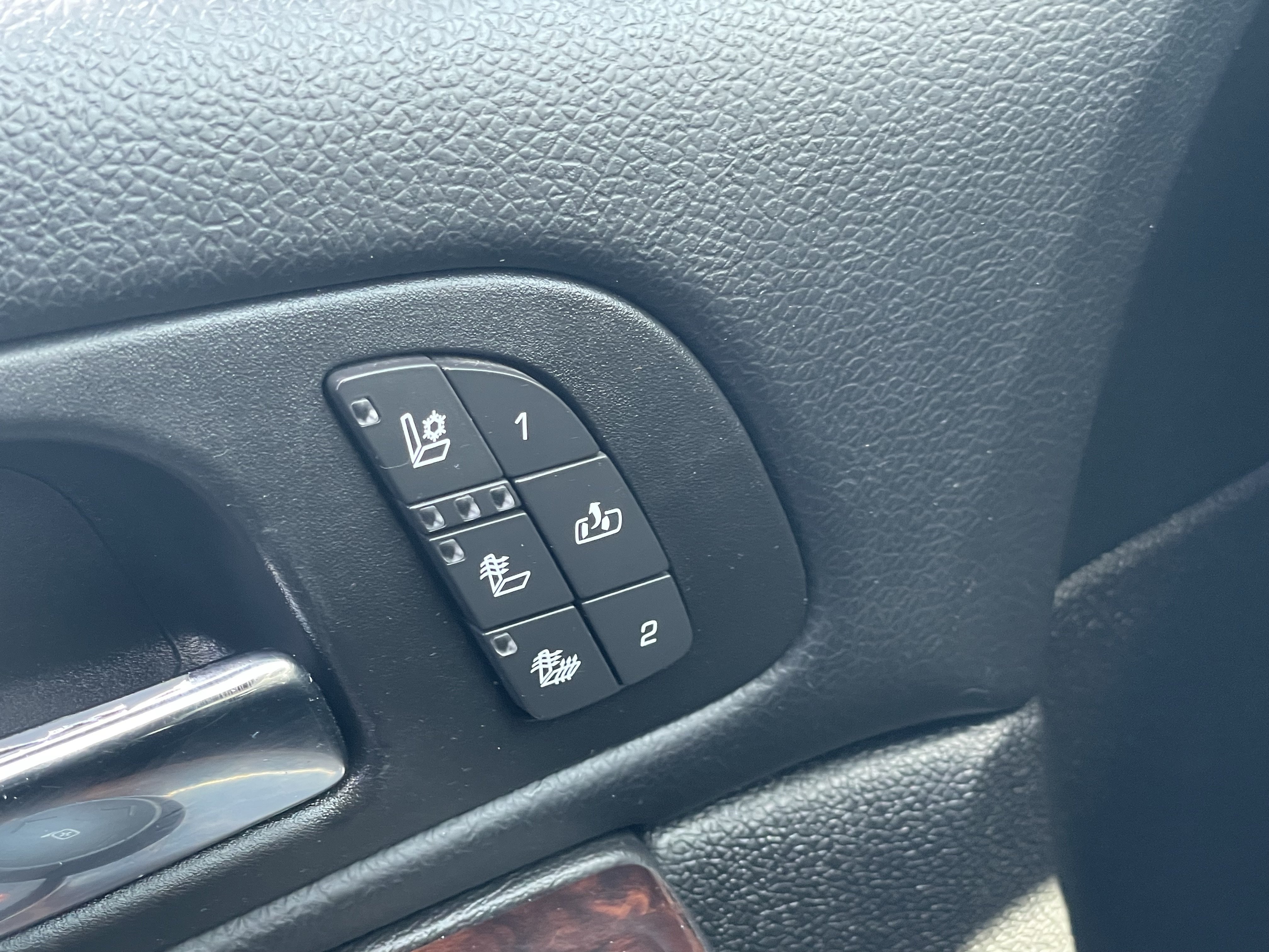 Used 2014 GMC Yukon Denali AWD/4WD image 26