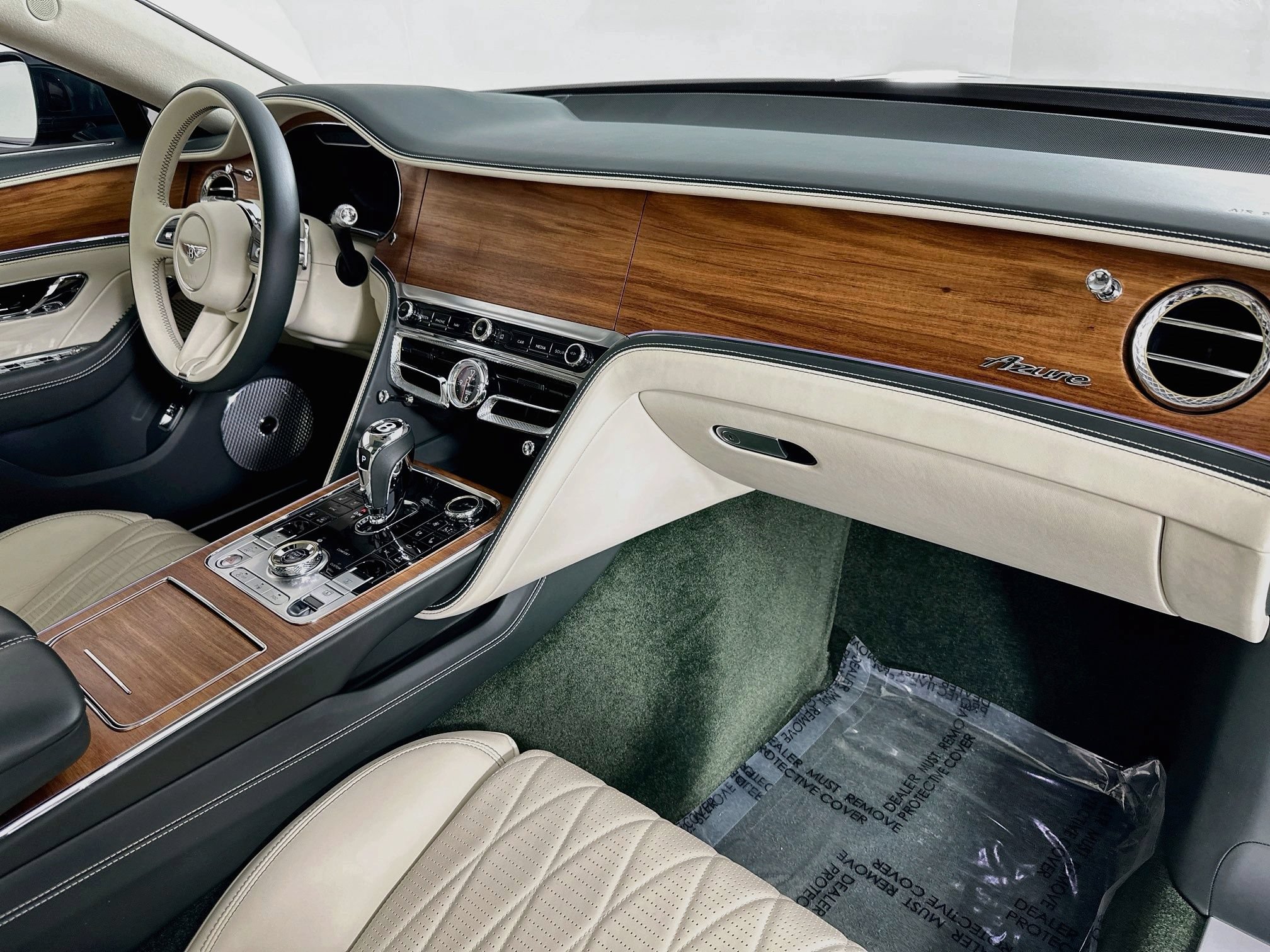 Certified 2024 Bentley Flying Spur Azure AWD/4WD image 2