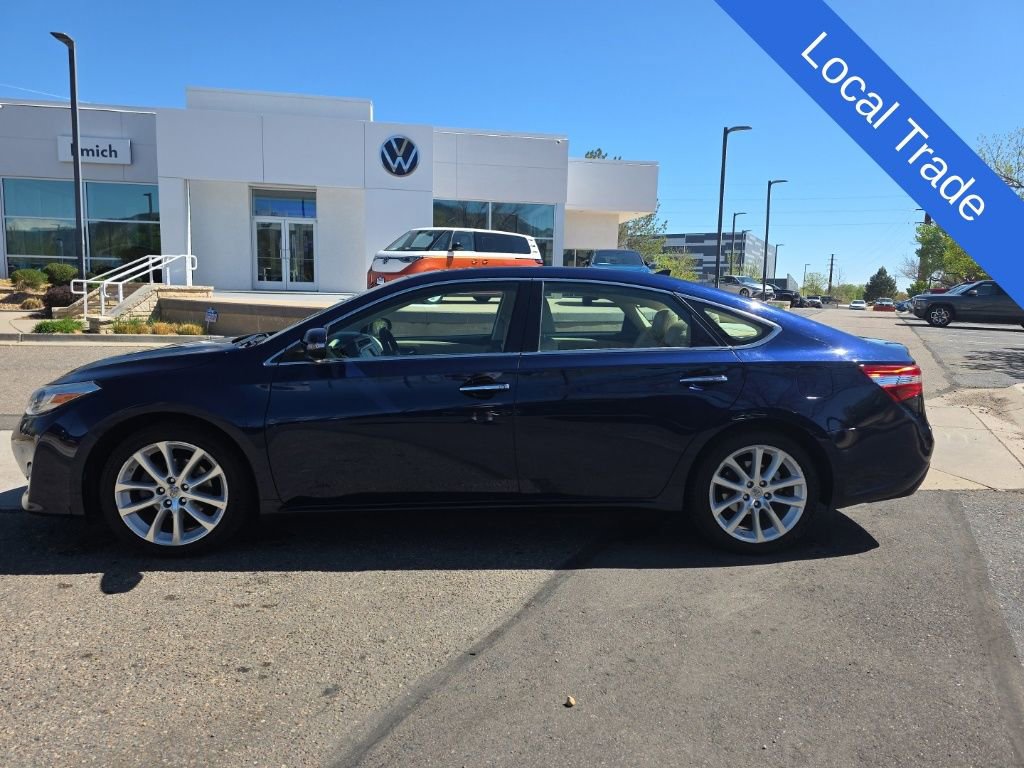 Used 2013 Toyota Avalon Limited w/ Technology Pkg FWD image 2