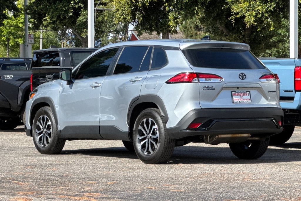 Certified 2025 Toyota Corolla Cross AWD Hybrid image 5