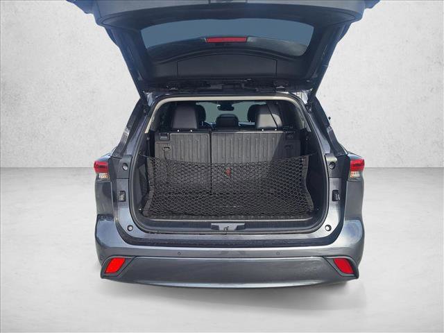 Used 2022 Toyota Highlander Limited image 17