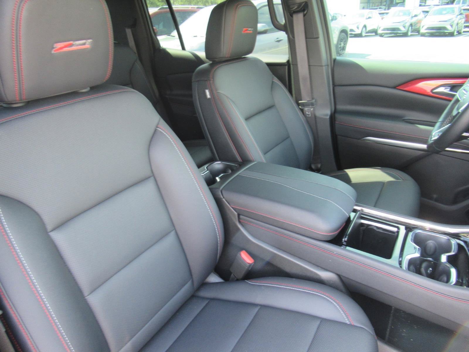 Used 2026 Chevrolet Traverse Z71 AWD/4WD image 10