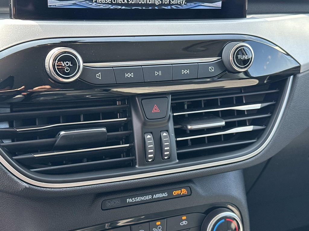 Used 2022 Ford Escape SE image 12