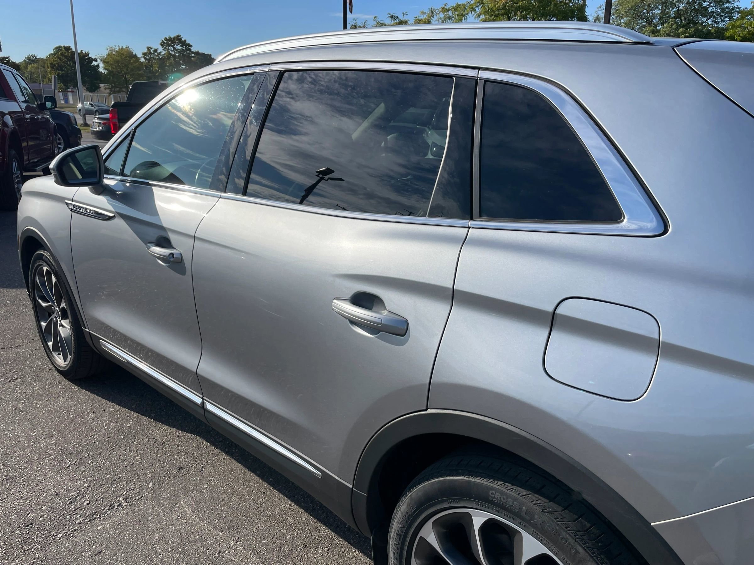 Used 2022 Lincoln Nautilus Reserve w/ Equipment Group 201A image 9