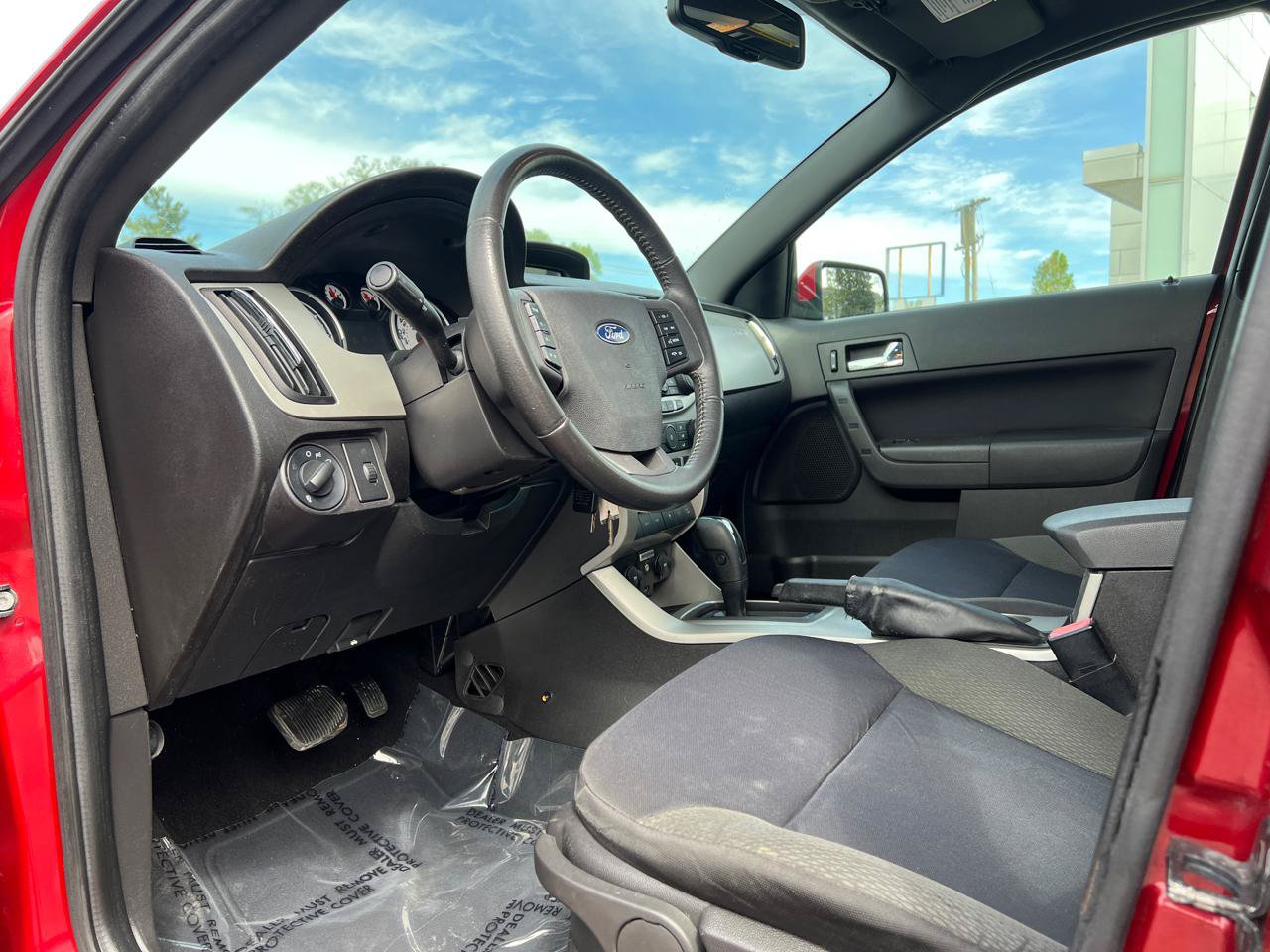 Used 2011 Ford Focus SES w/ 401A Rapid Spec Order Code FWD image 15