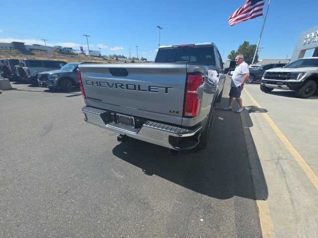 Used 2025 Chevrolet Silverado 3500 LTZ w/ LTZ Plus Package AWD/4WD image 15
