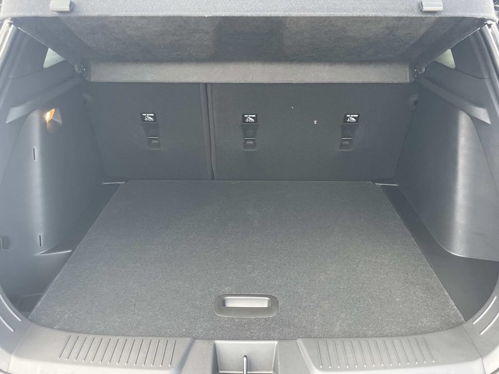 New 2026 Chevrolet Trax RS w/ Sunroof Package FWD image 8