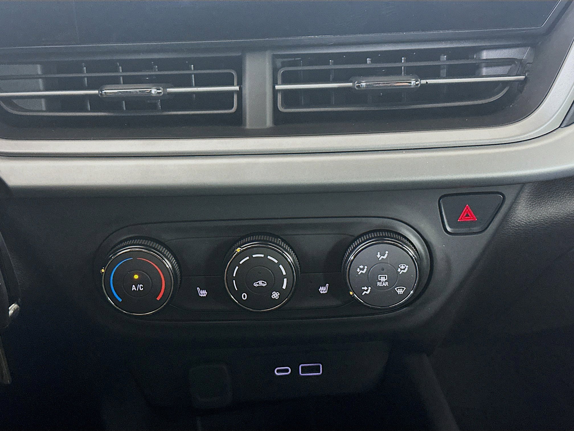 Used 2024 Chevrolet Trax RS image 23