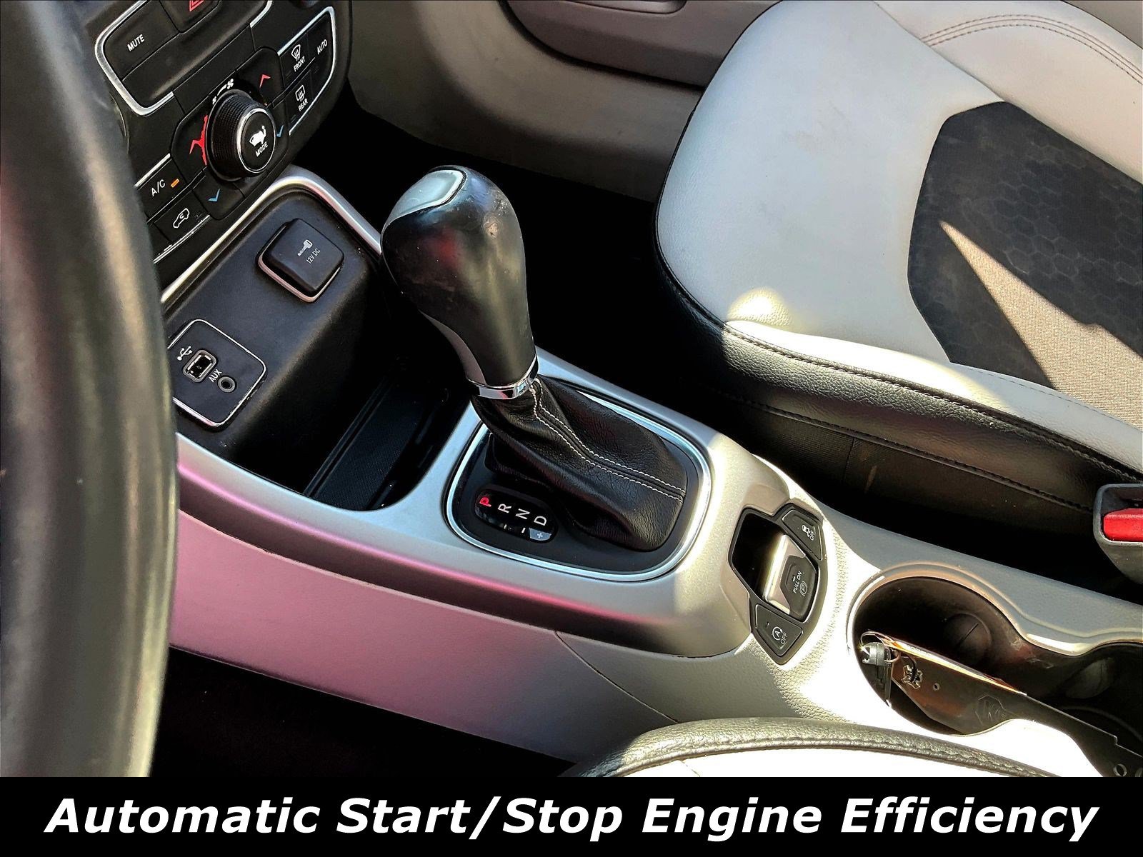 Used 2018 Jeep Compass Latitude w/ Popular Equipment Group FWD image 18