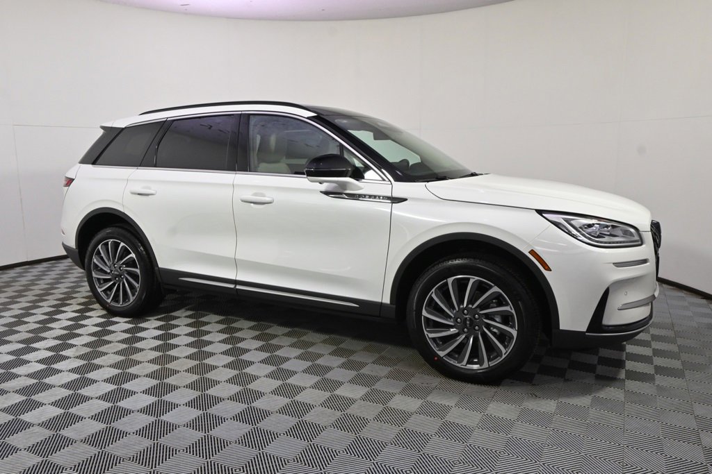 New 2026 Lincoln Corsair Reserve image 8