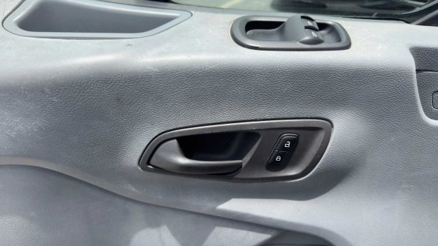 Used 2018 Ford Transit 250 148 Low Roof RWD image 9
