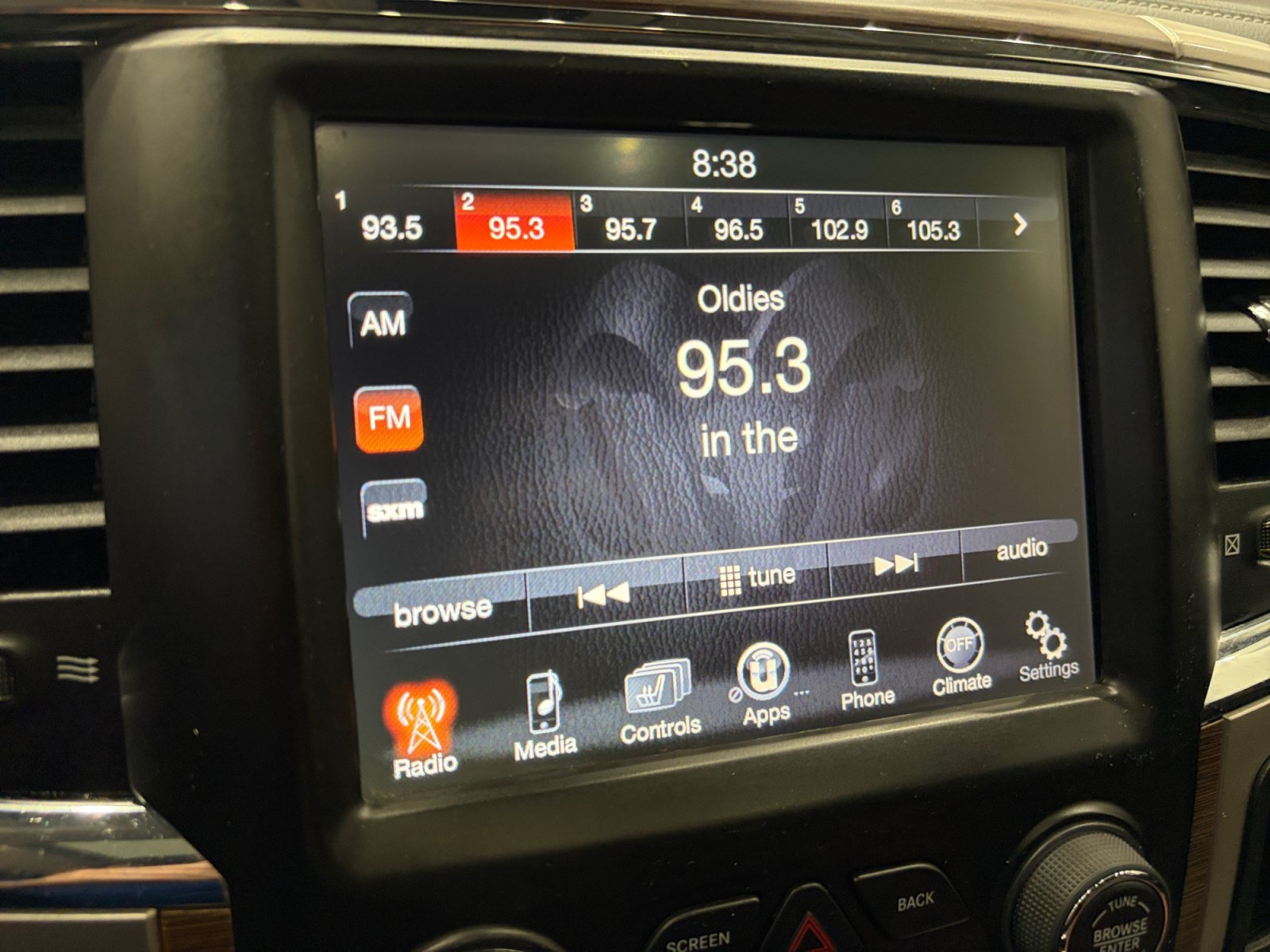 Used 2016 RAM 2500 Laramie w/ Convenience Group AWD/4WD image 23