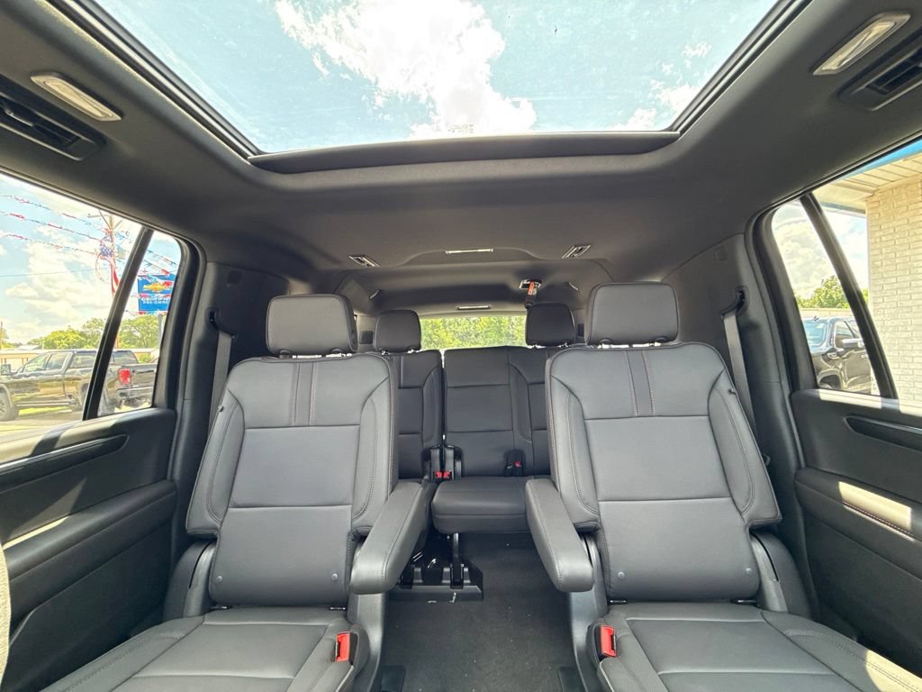 New 2026 Chevrolet Suburban RST w/ RST Capability Package AWD/4WD image 21