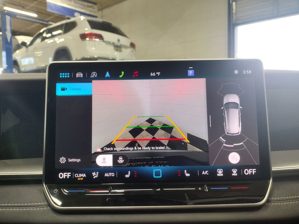 New 2025 Volkswagen Tiguan SE image 8