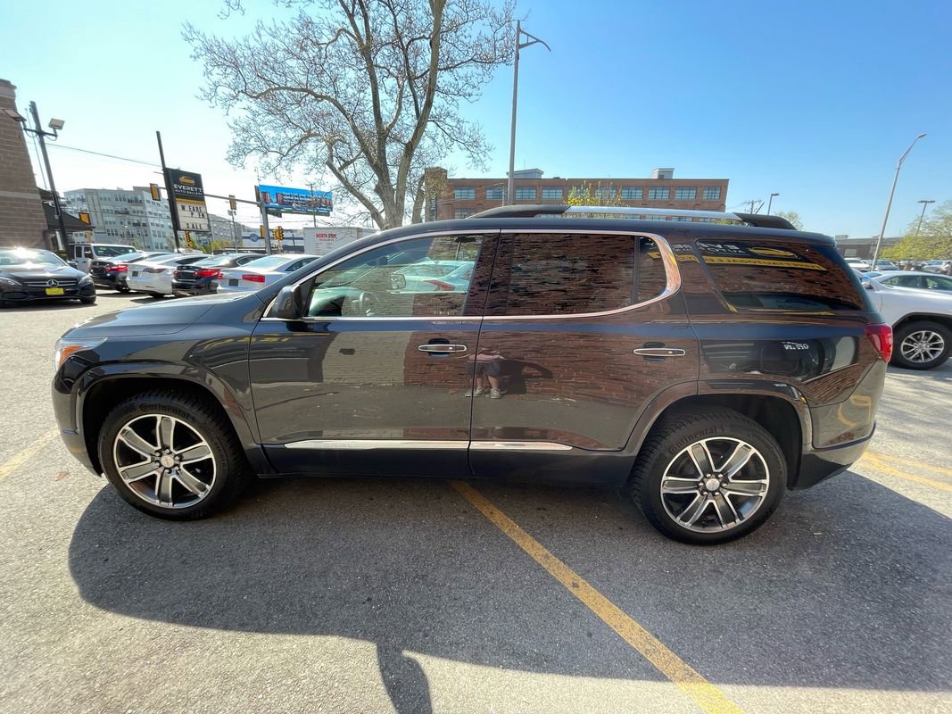 Used 2017 GMC Acadia Denali w/ Technology Package AWD/4WD image 7
