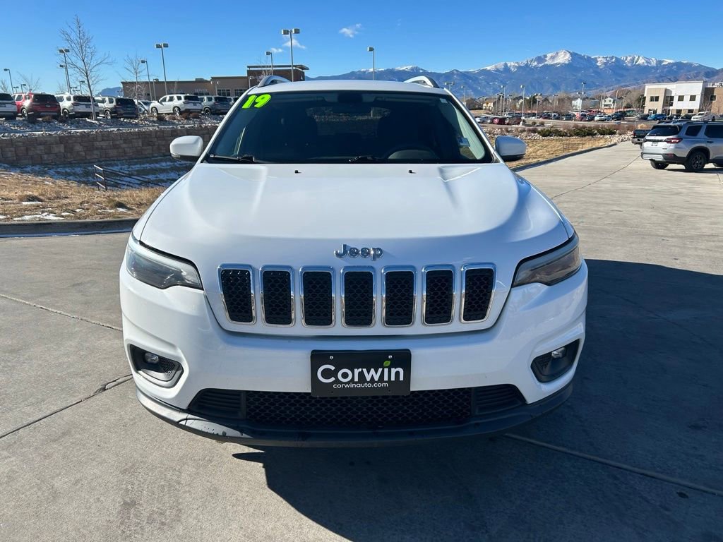 Used 2019 Jeep Cherokee Latitude w/ Popular Appearance Group image 2