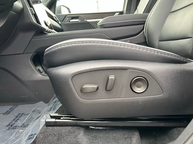 New 2026 GMC Acadia Denali w/ Super Cruise Package image 33