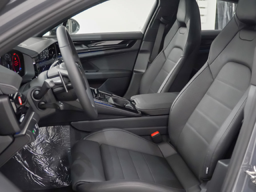 Certified 2026 Porsche Panamera 4 AWD/4WD image 5