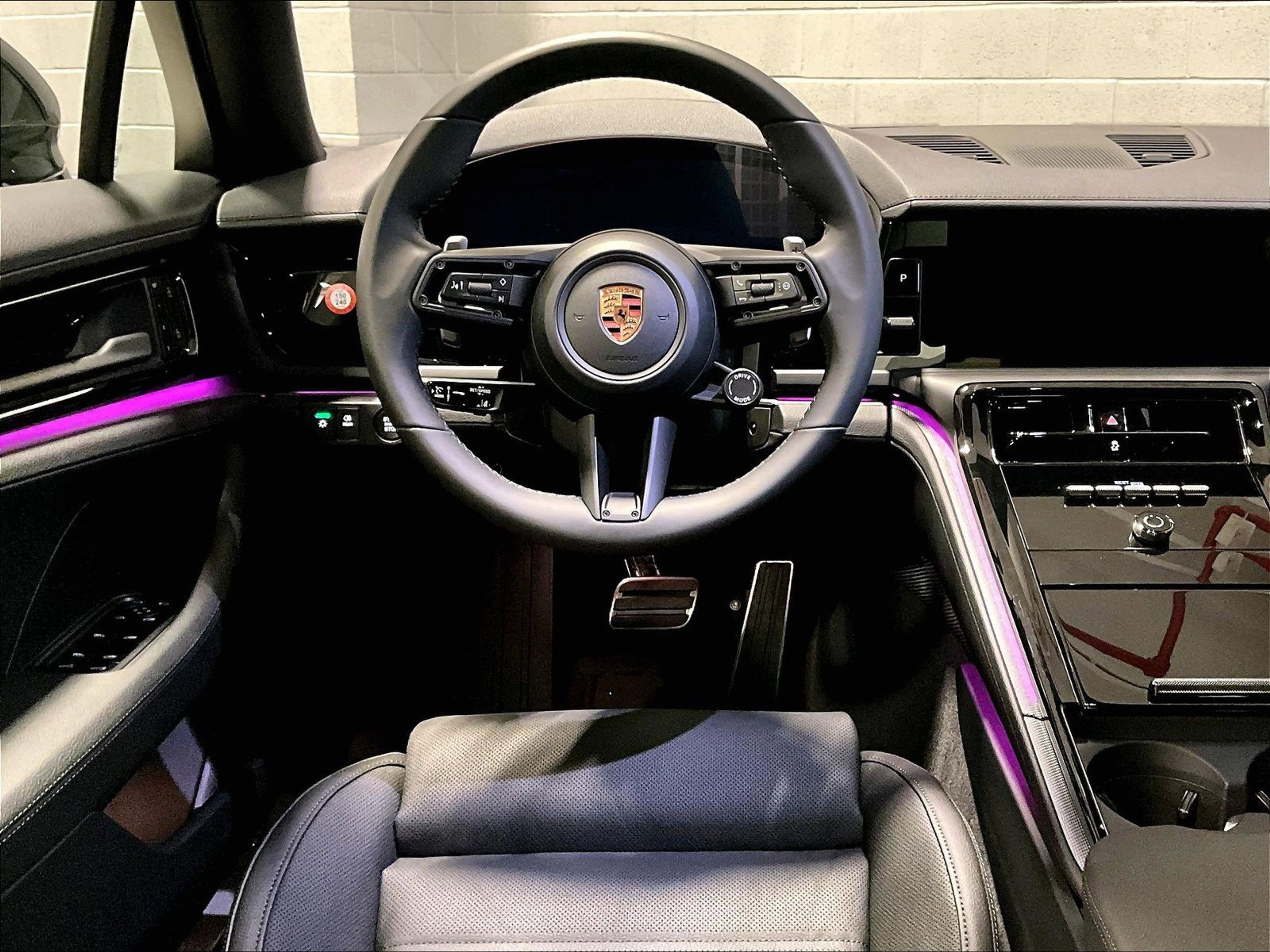 New 2026 Porsche Panamera 4 AWD/4WD image 18