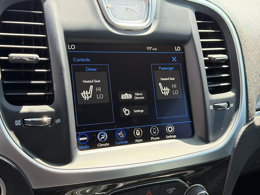 Used 2022 Chrysler 300 Touring L w/ Safetytec Plus Group RWD image 38
