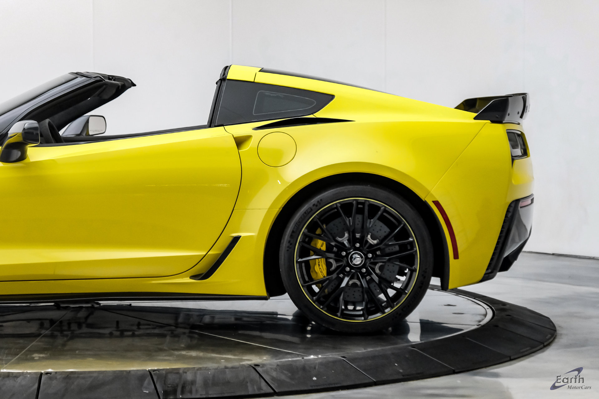 Used 2016 Chevrolet Corvette Z06 w/ C7.r Special Edition RWD image 11