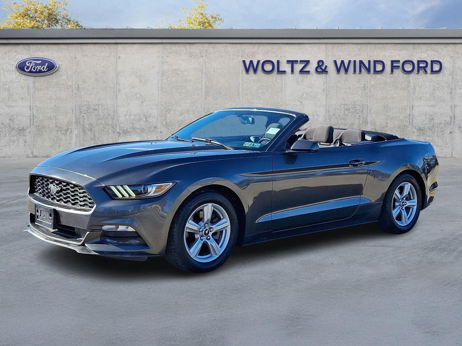 Used 2017 Ford Mustang Convertible image 4
