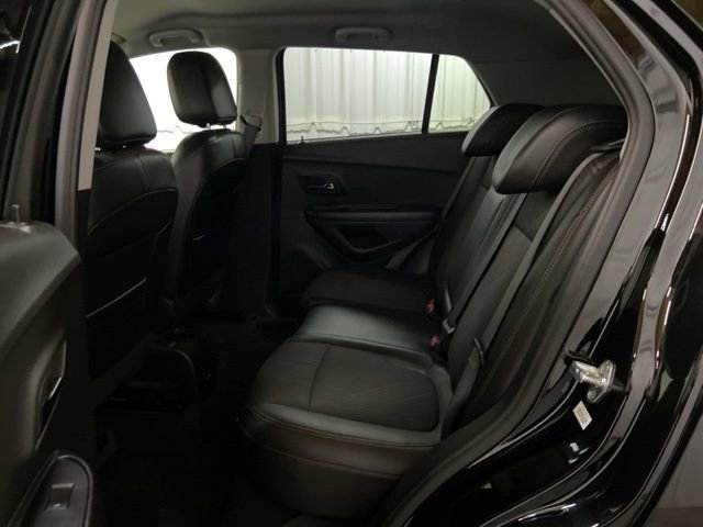 Used 2022 Chevrolet Trax LT w/ LT Convenience Package AWD/4WD image 24