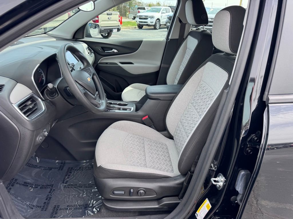 Used 2024 Chevrolet Equinox LS AWD/4WD image 19