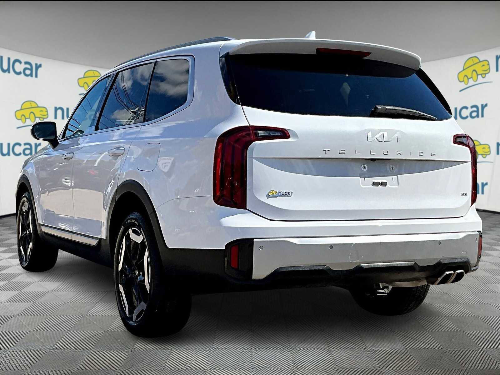Used 2023 Kia Telluride S image 4