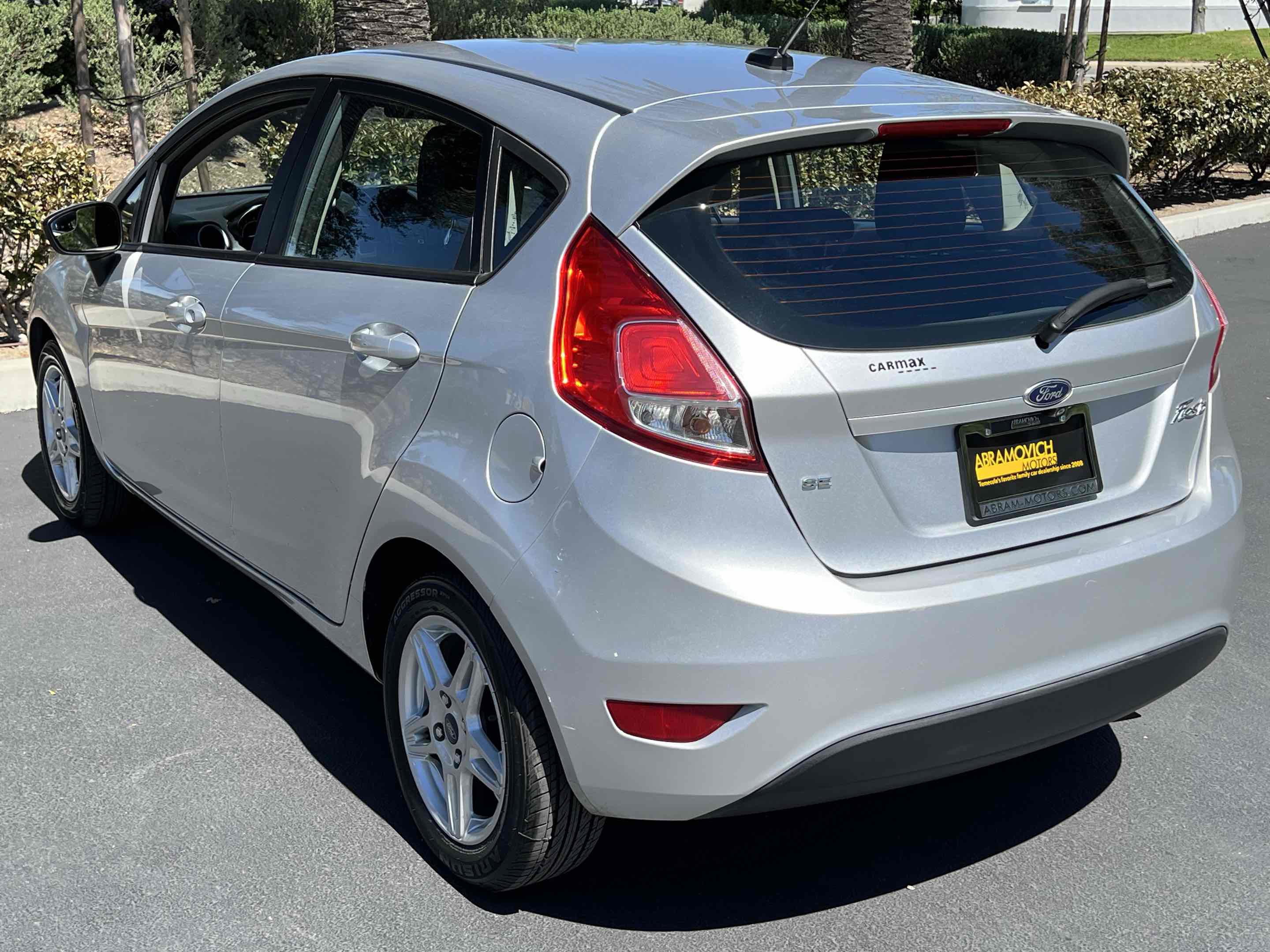 Used 2019 Ford Fiesta SE image 2