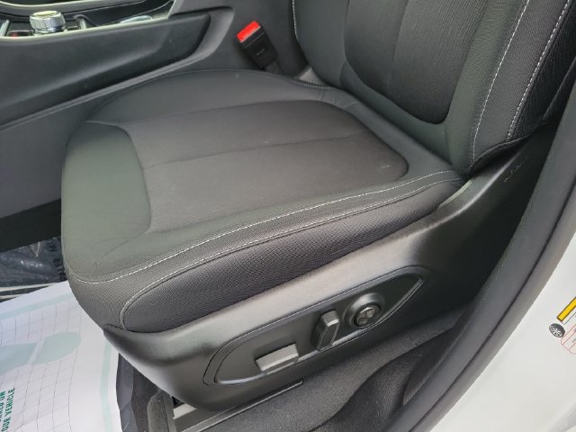 Certified 2025 Jeep Grand Cherokee Laredo AWD/4WD image 22
