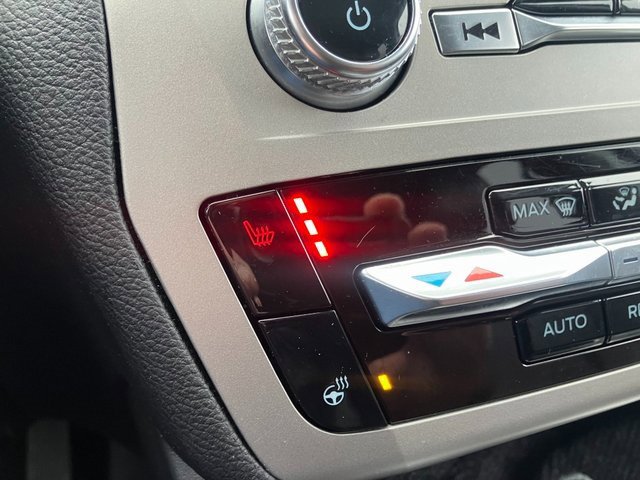 Used 2023 Ford Explorer XLT w/ Equipment Group 202A image 8