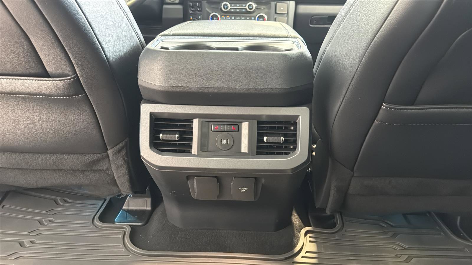 Certified 2024 Ford F250 Lariat w/ Sport Appearance Package image 28