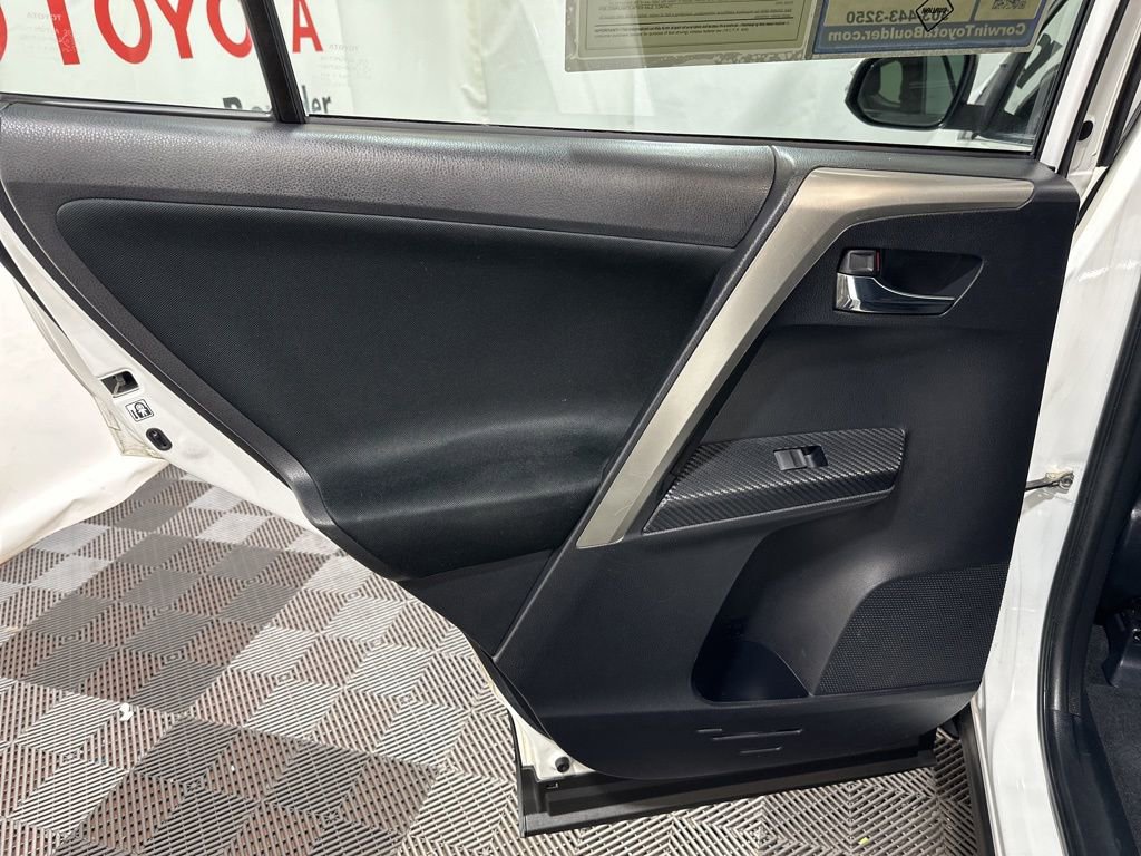 Used 2014 Toyota RAV4 XLE image 19