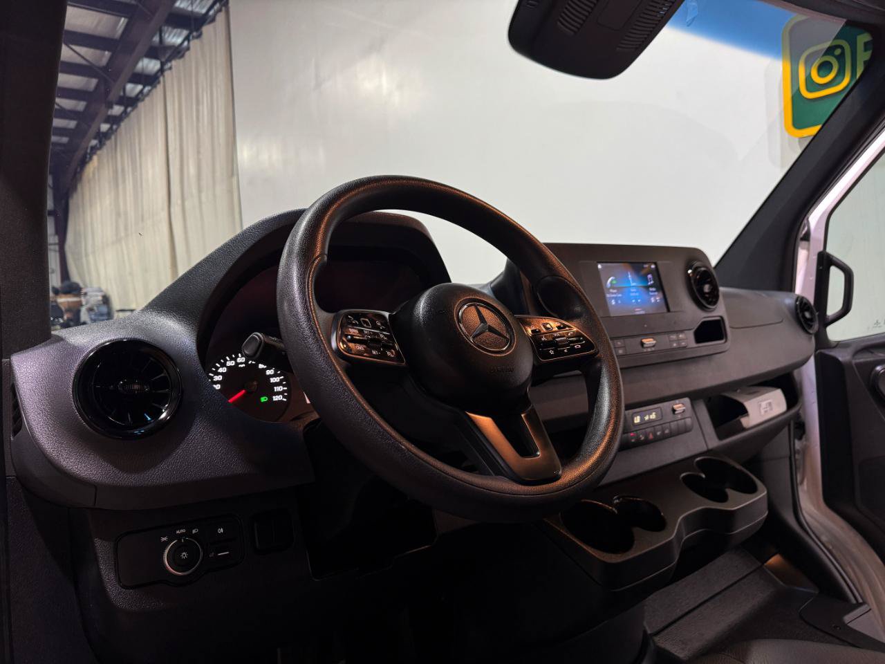 Used 2020 Mercedes-Benz Sprinter 2500 image 10