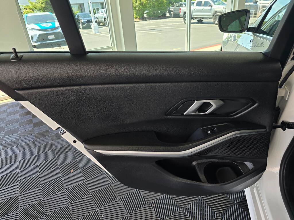 Used 2025 BMW 330i Sedan RWD image 35