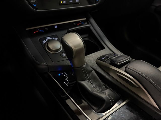 Used 2018 Lexus ES 350 w/ Navigation System Package image 23