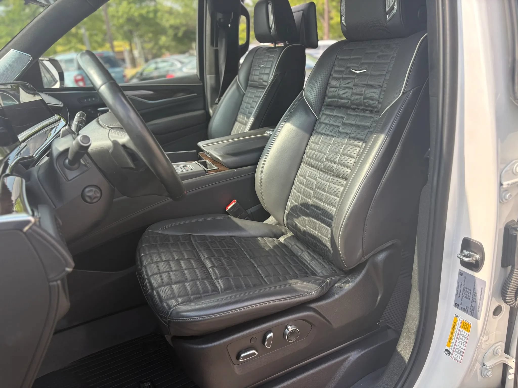 Used 2022 Cadillac Escalade Sport Platinum AWD/4WD image 11