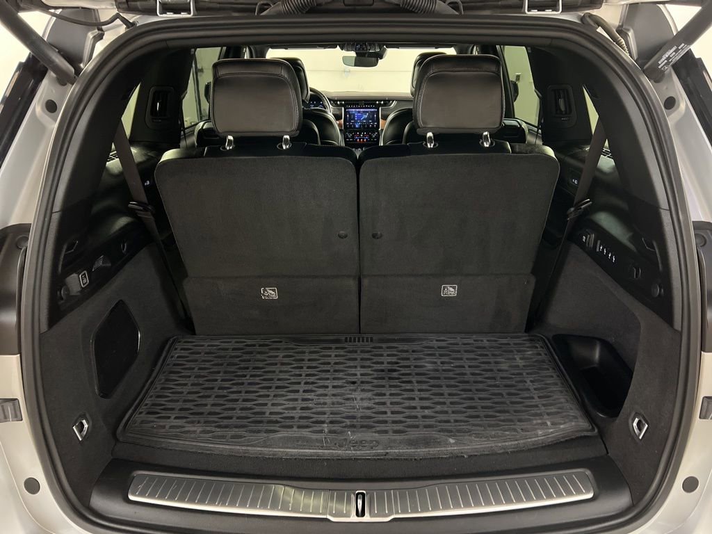 Used 2023 Jeep Grand Cherokee L Summit w/ High Altitude Package image 39