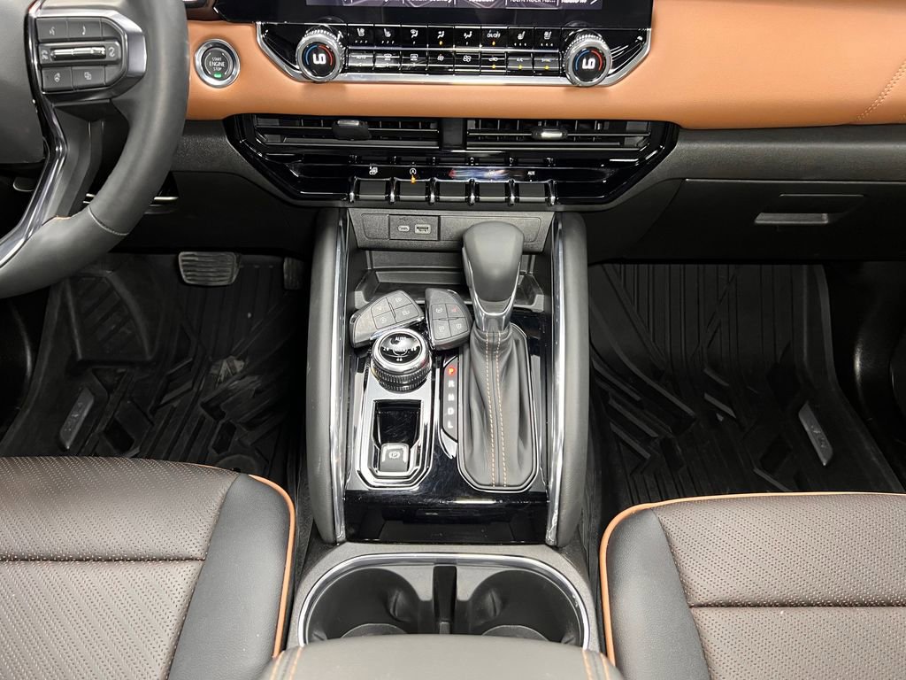 Used 2025 GMC Canyon AT4 w/ AT4 Premium Package image 14