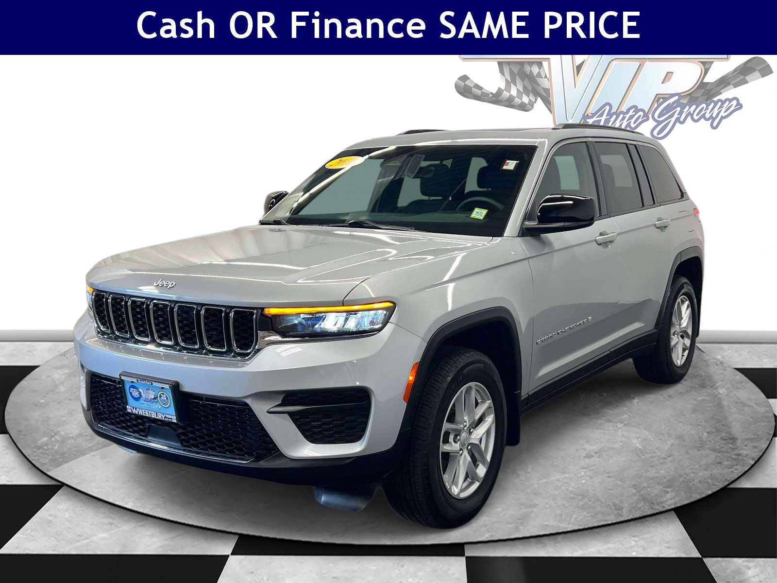Certified 2025 Jeep Grand Cherokee Laredo X w/ Luxury Tech Group I AWD/4WD image 4