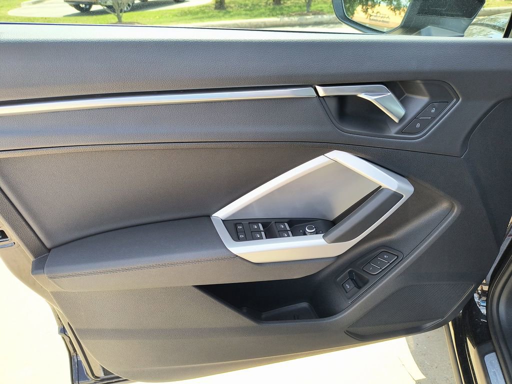 Used 2025 Audi Q3 2.0T Premium w/ Convenience Package image 18