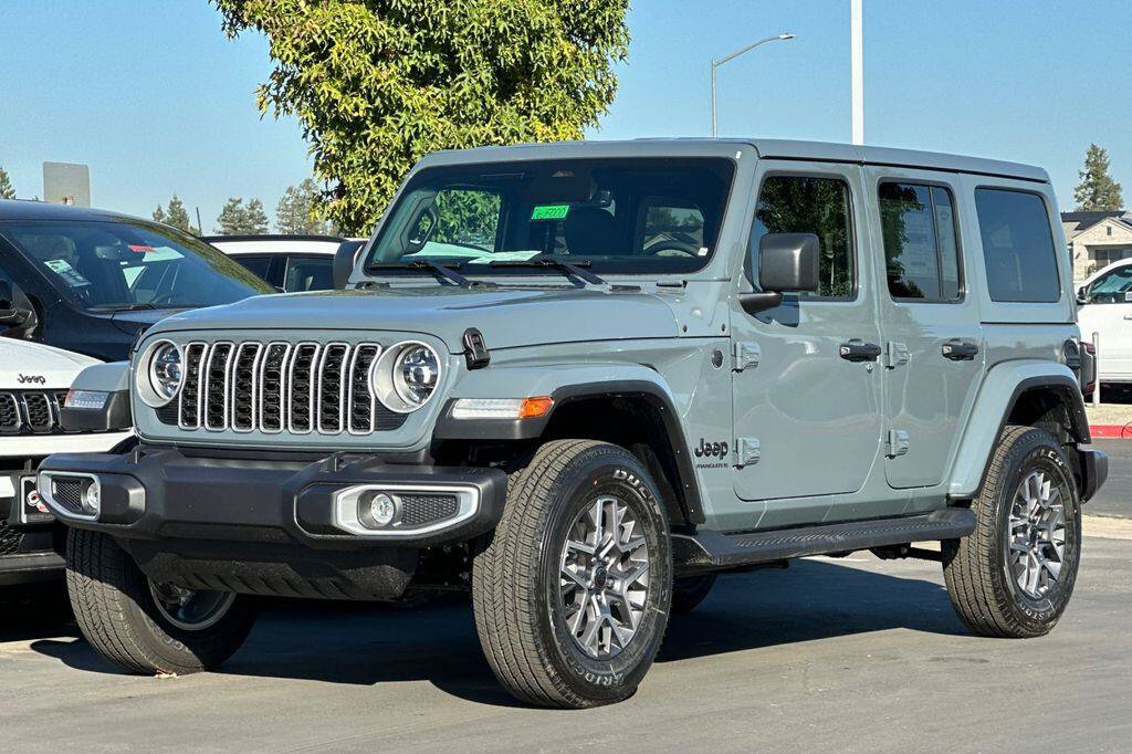 New 2026 Jeep Wrangler Unlimited Sahara AWD/4WD image 8